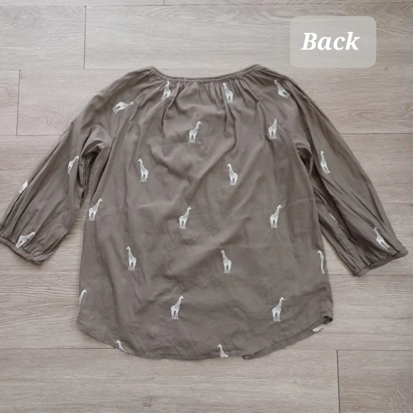 Loft Gray & White Peasant Top Size S Embroidered Giraffe Pattern 100% Cotton - Picture 12 of 13